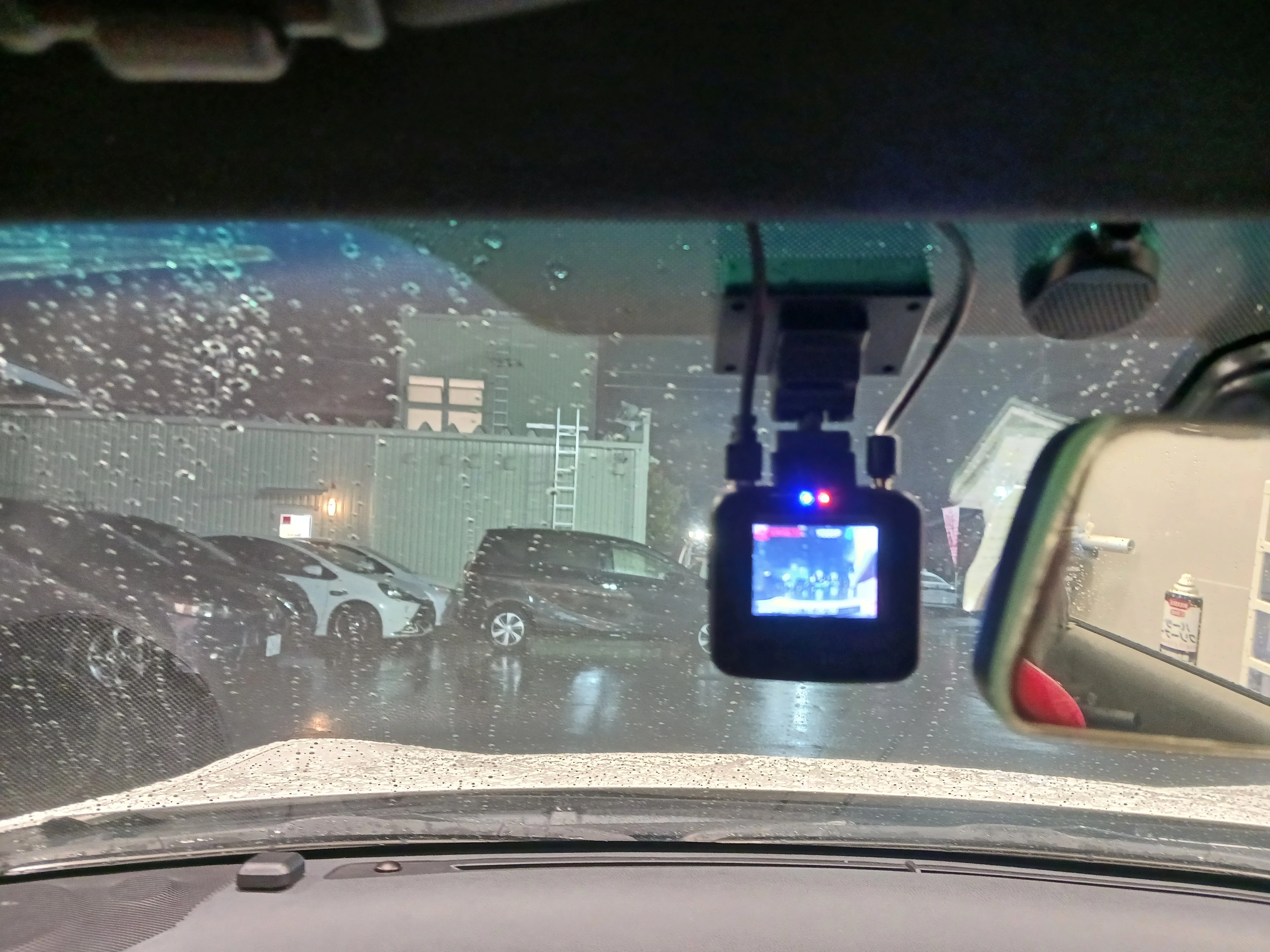 安全運転の必需品！ドライブレコーダーの役割